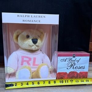 VALENTINES DAY BUNDLE Ralph Lauren Romance Bear &A Bed of Roses Silk Rose Petals